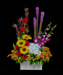 M-14 Arreglo de girasoles, rosas, liatris, spray roses, orquídeas y hortensia