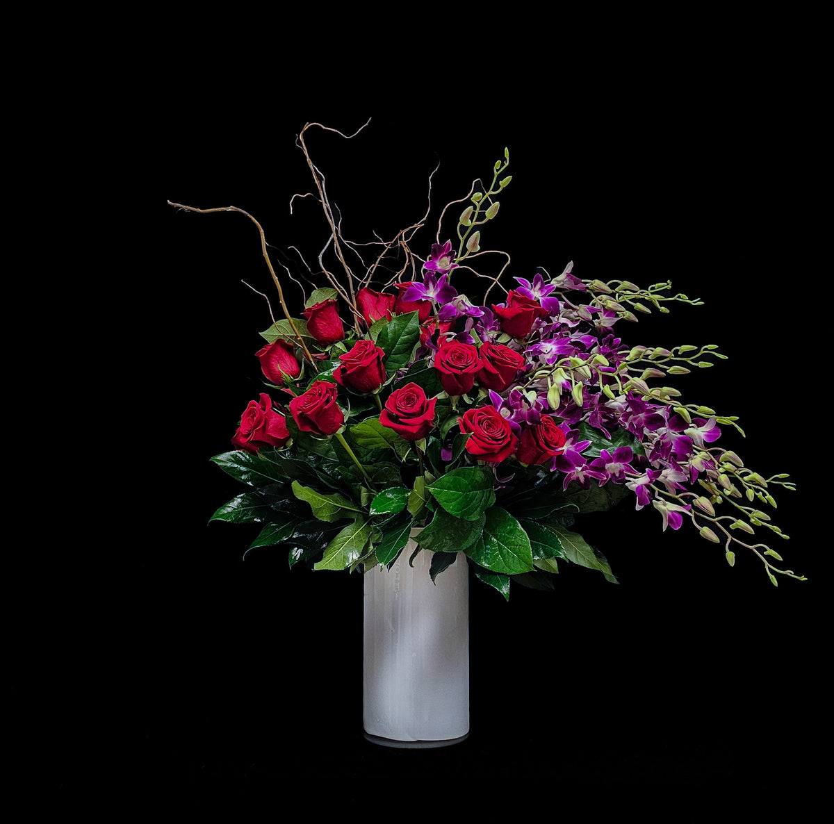 HA-13 Arreglo de dos docenas de rosas con orquideas