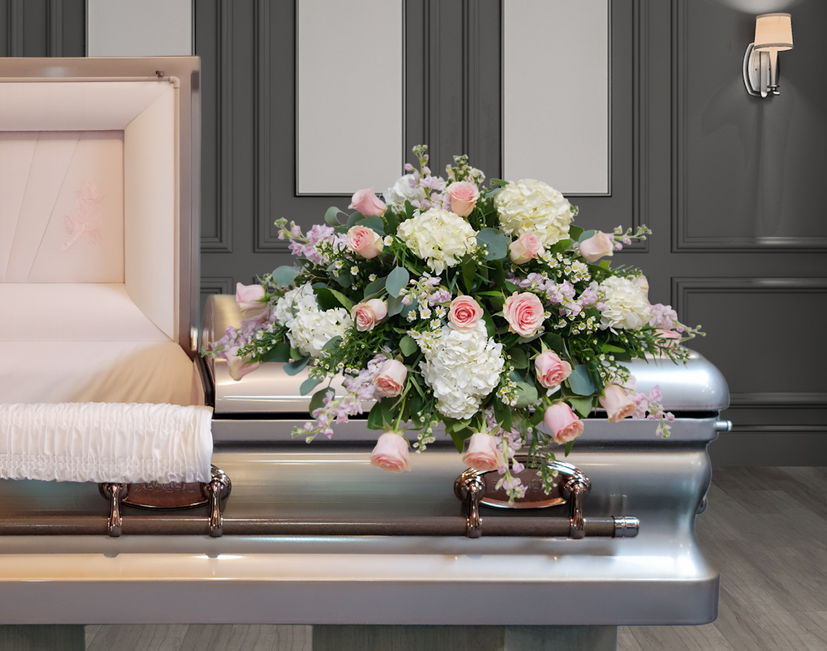 CV-05 Casket cover de rosas, hortensias y stocks